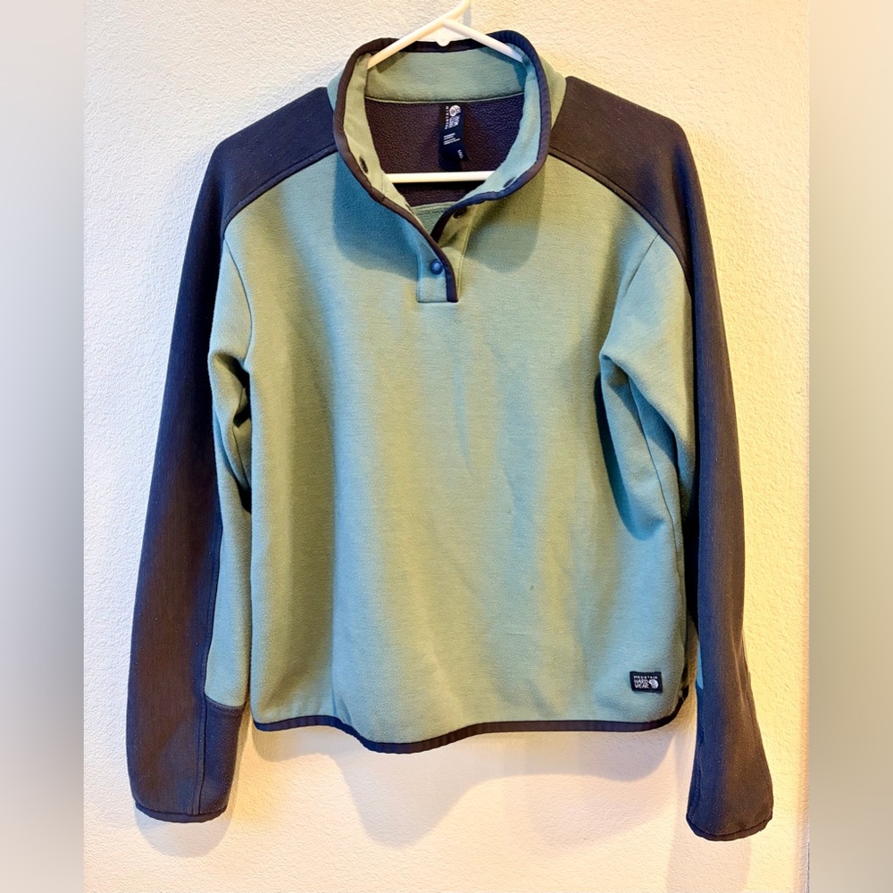 Mountain Hardwear Green and Black Pullover Sweatshirt